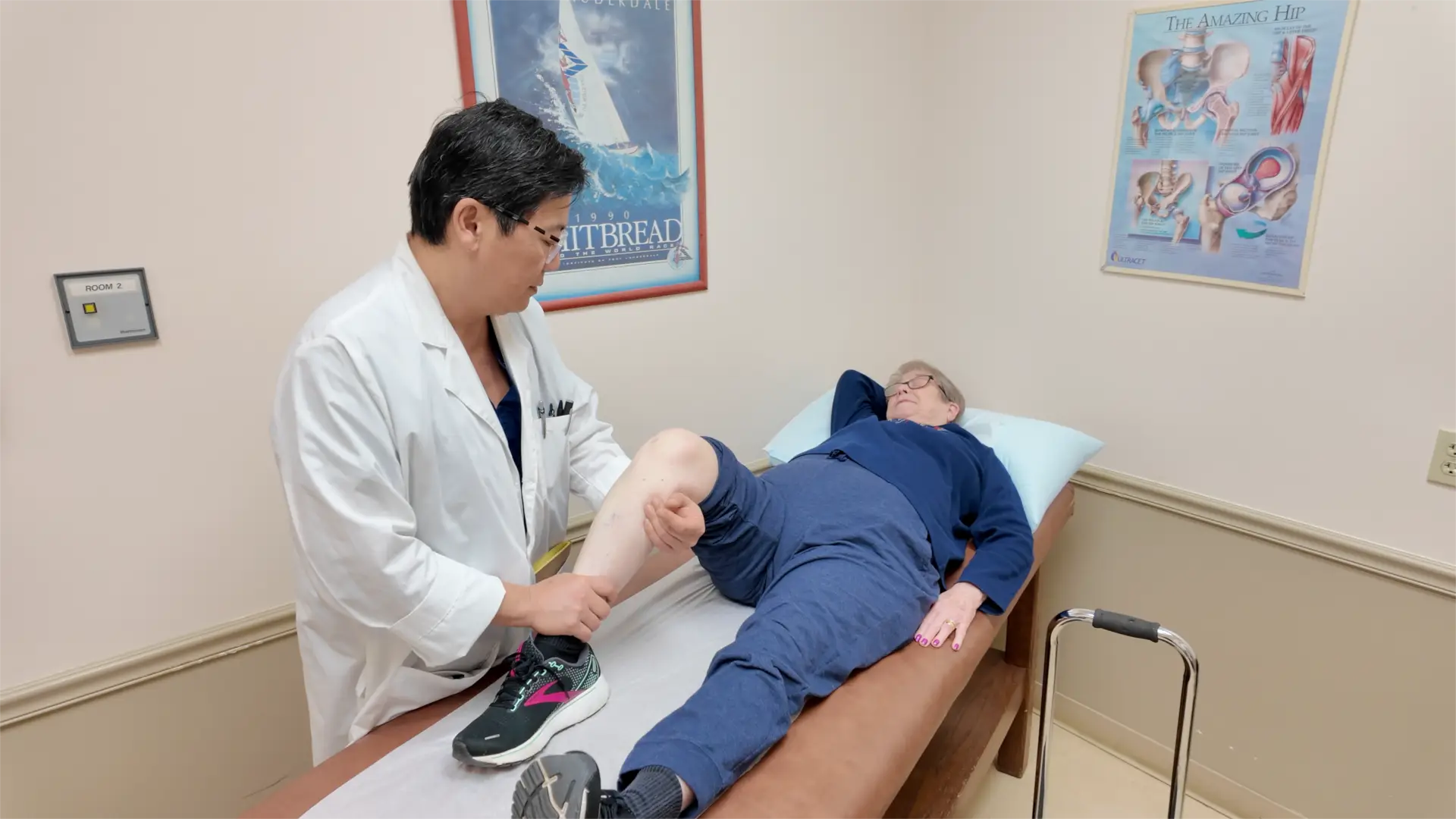 Hero Images Sohn With Knee