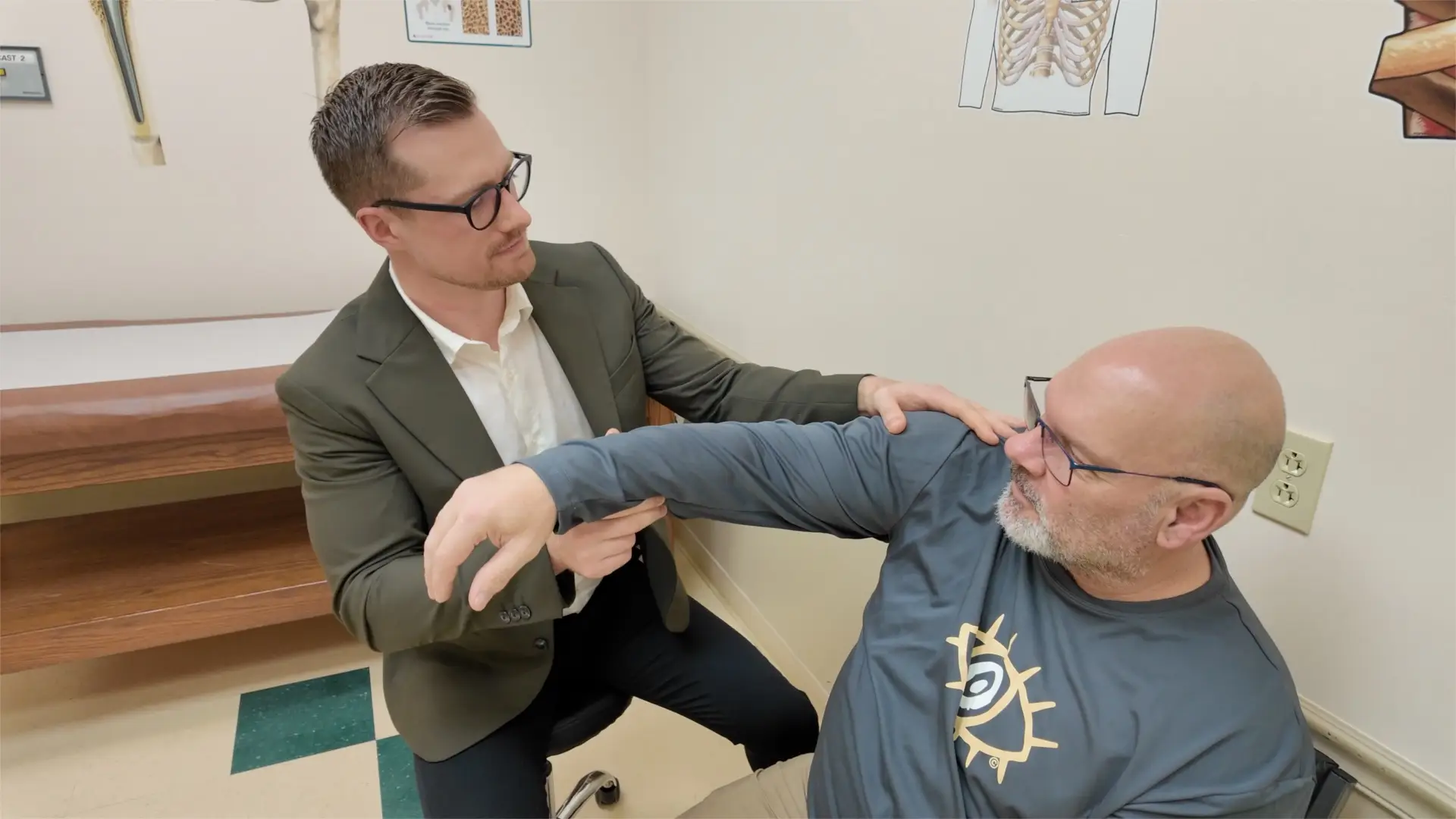 Hero Images Valk with Timothy Shoulder